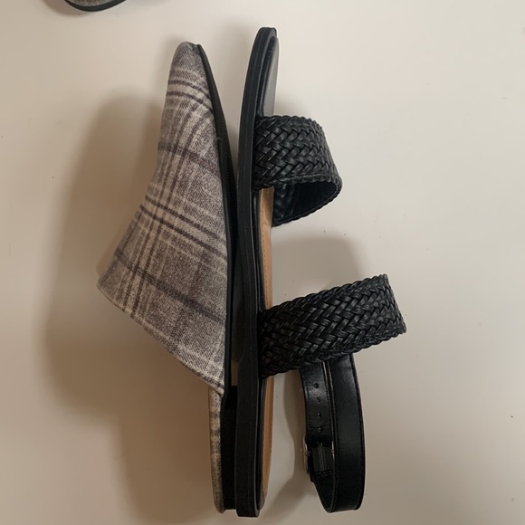 ⭐️HOST PICK⭐️ [7] Plaid flats - Picture 10 of 11